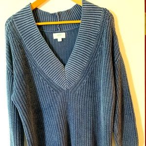 Aerie vneck oversized sweater.